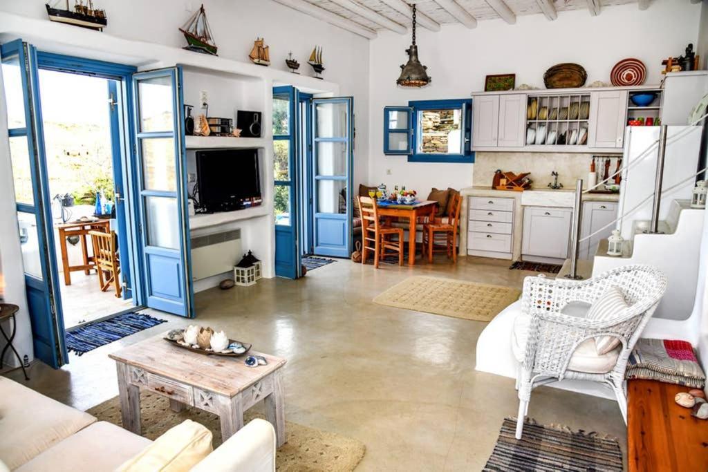 Villa Niloya Kythnos Loutrá Esterno foto